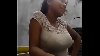 Se coje a su novia mientras lava la ropa