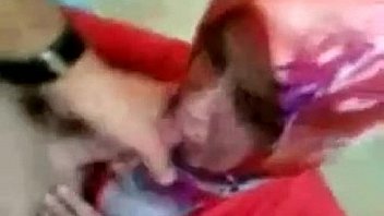 Turkish hijab blowjob in home atmosphere