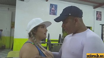 Actriz porno Mexicana Haide Unique video porno en el GYM