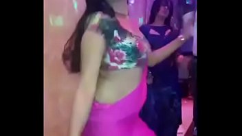 mumbai hot sexy bar girl dance with bifmg boobs