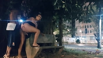 SEXO COM MORENO NA PRAÇA